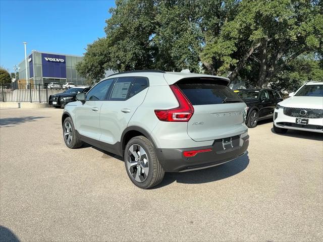 2026 Volvo XC40 Plus, B5 AWD Gas (mild hybrid), Dark