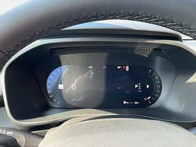 2026 Volvo XC40 Plus, B5 AWD Gas (mild hybrid), Dark