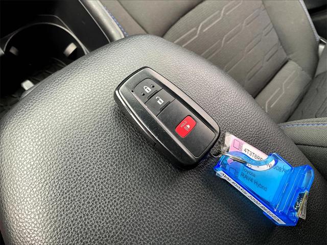 2022 Toyota RAV4 Hybrid SE