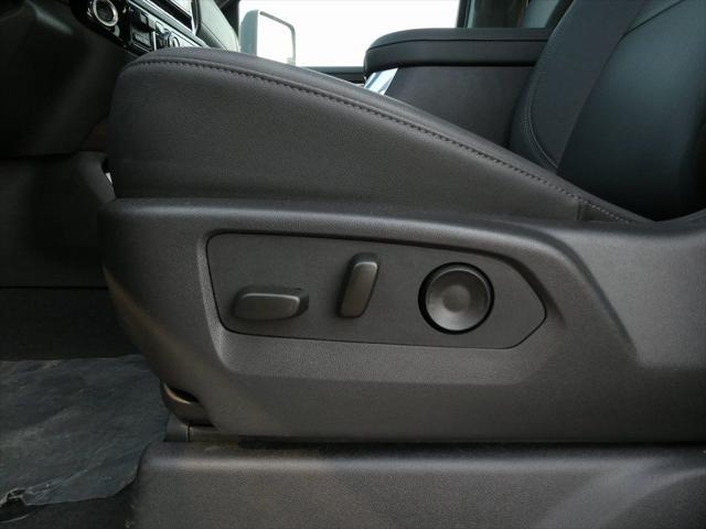 2025 GMC Sierra 2500HD 4WD Crew Cab Standard Bed SLT