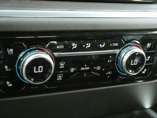2025 GMC Sierra 2500HD 4WD Crew Cab Standard Bed SLT