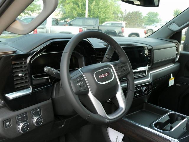 2025 GMC Sierra 2500HD 4WD Crew Cab Standard Bed SLT