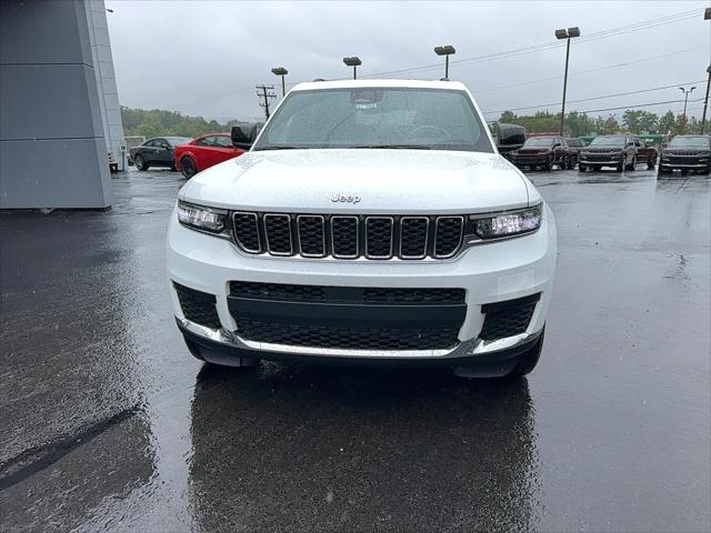 2025 Jeep Grand Cherokee GRAND CHEROKEE L LAREDO X 4X4
