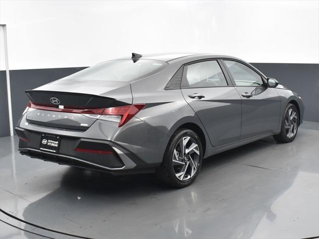 2025 Hyundai Elantra Hybrid SEL Sport