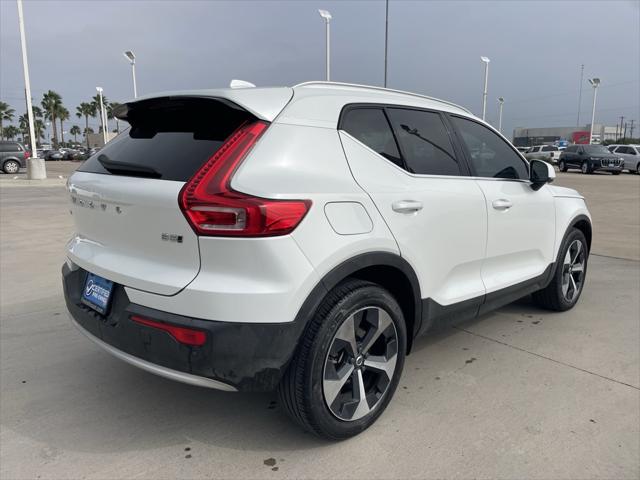 2023 Volvo XC40 B5 Plus Bright Theme