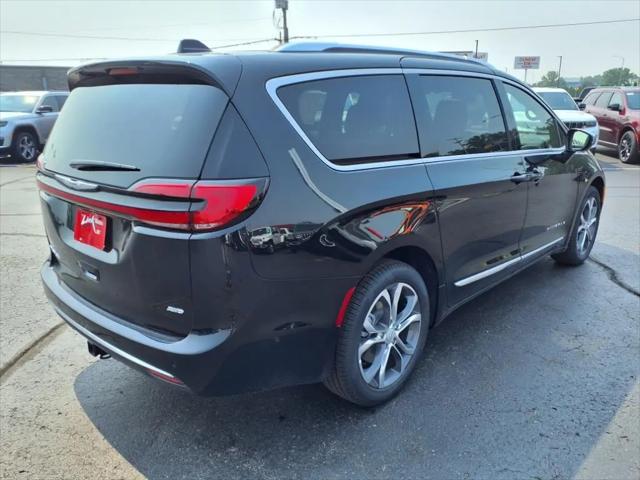 2025 Chrysler Pacifica Pinnacle AWD