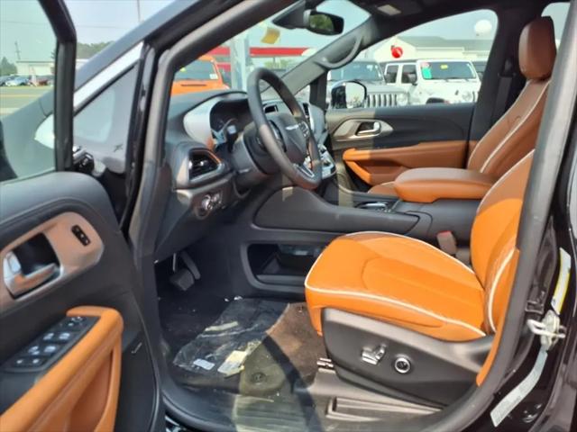 2025 Chrysler Pacifica Pinnacle AWD