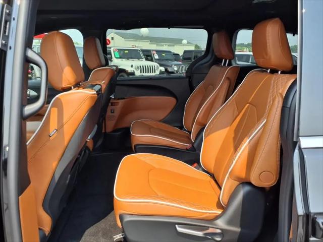 2025 Chrysler Pacifica Pinnacle AWD