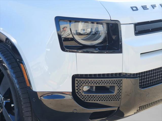 2025 Land Rover Defender 110 P525 V8