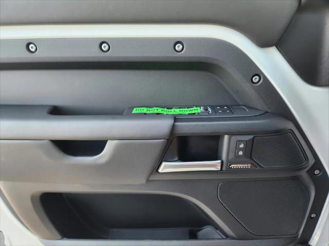 2025 Land Rover Defender 110 P525 V8