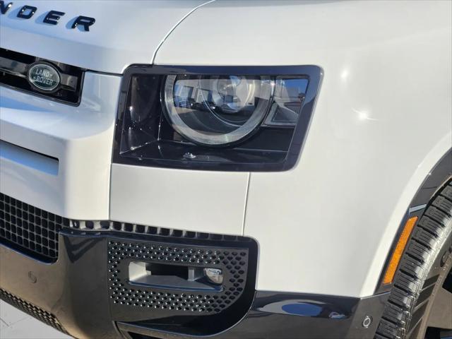2025 Land Rover Defender 110 P525 V8