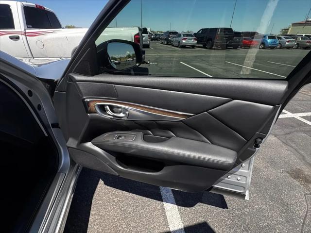2016 INFINITI Q70L 3.7