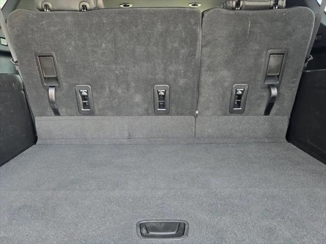 2023 Chevrolet Suburban 2WD LT