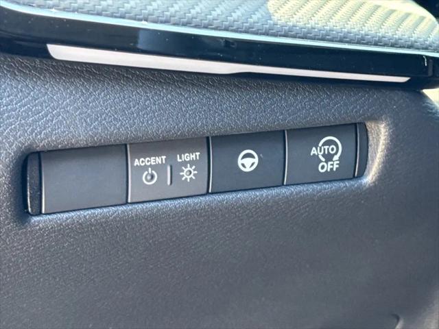 2025 Nissan Kicks SR FWD