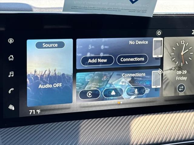 2025 Nissan Kicks SR FWD