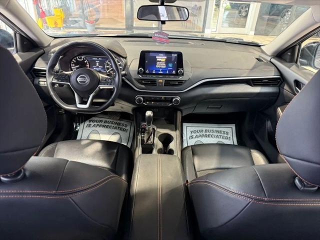 2022 Nissan Altima SR FWD