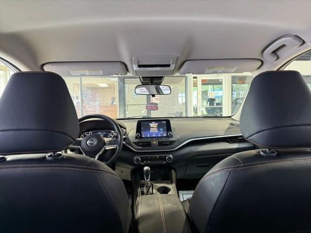 2022 Nissan Altima SR FWD