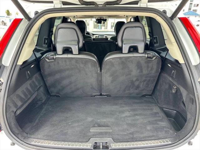 2019 Volvo XC90 T6 Momentum