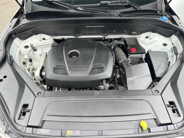 2019 Volvo XC90 T6 Momentum