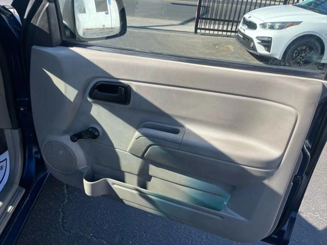 2004 Chevrolet Colorado Base