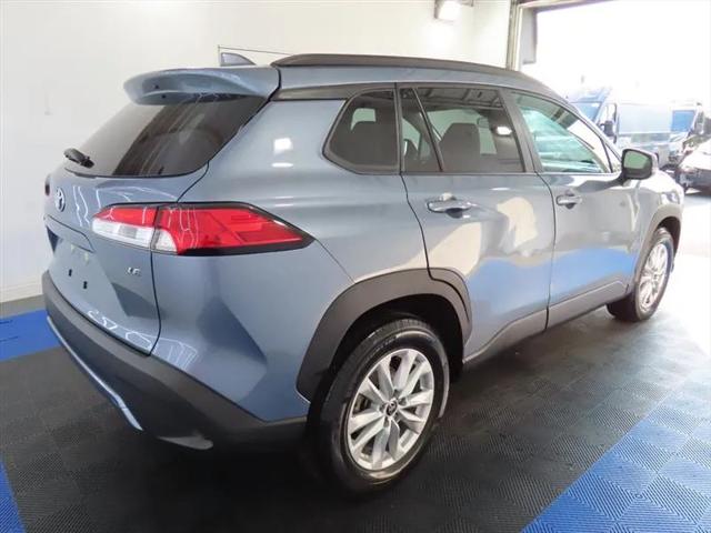 2024 Toyota Corolla Cross LE