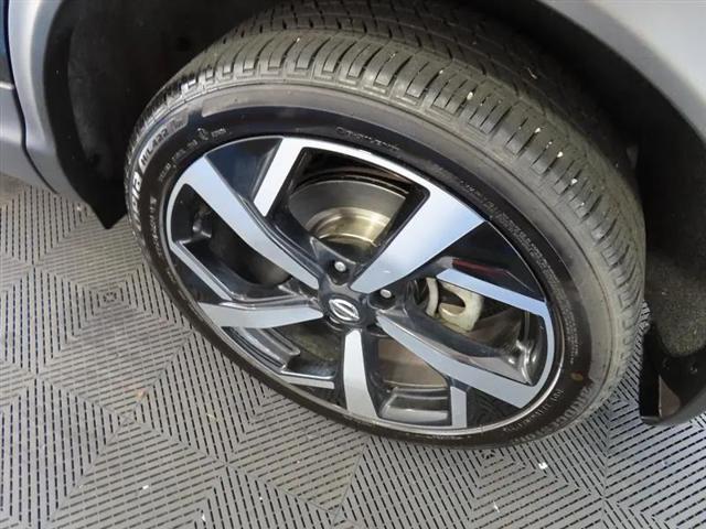 2022 Nissan Rogue Sport SL AWD Xtronic CVT
