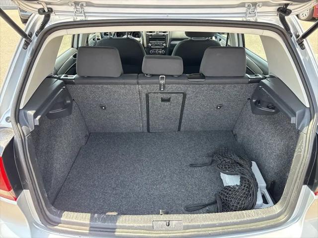 2013 Volkswagen Golf 2.5L 4-Door