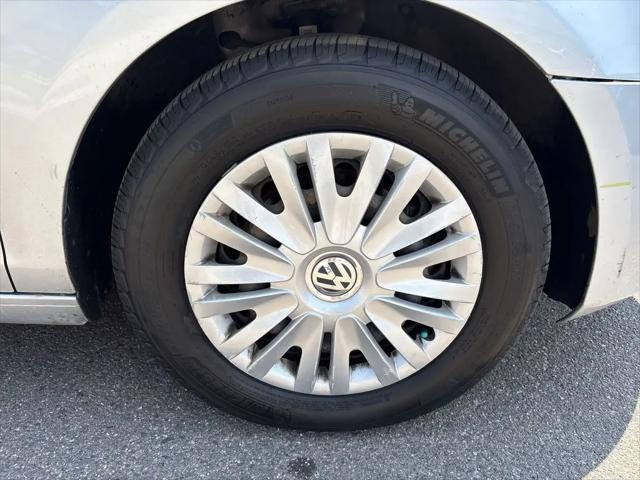 2013 Volkswagen Golf 2.5L 4-Door
