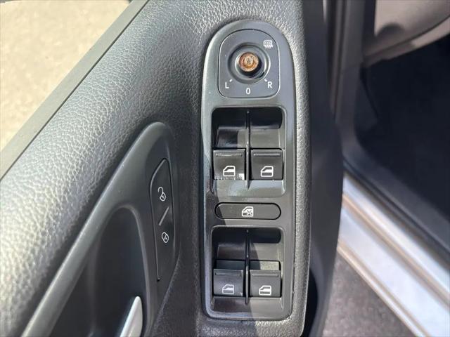 2013 Volkswagen Golf 2.5L 4-Door
