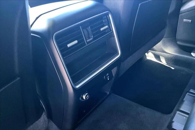 2022 Porsche Cayenne Platinum Edition