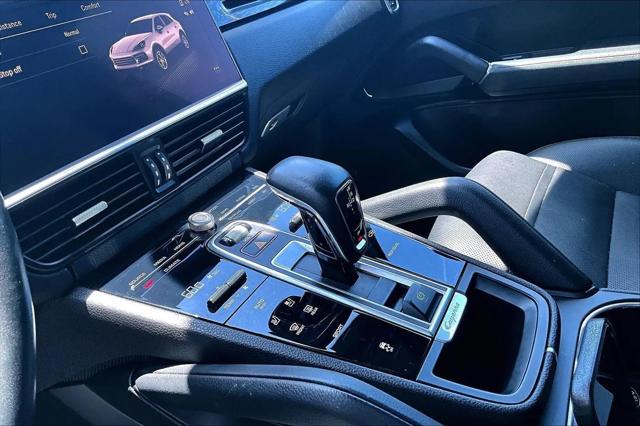 2022 Porsche Cayenne Platinum Edition