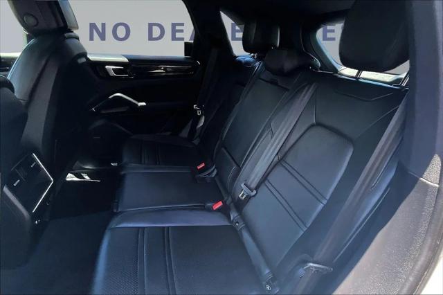 2022 Porsche Cayenne Platinum Edition