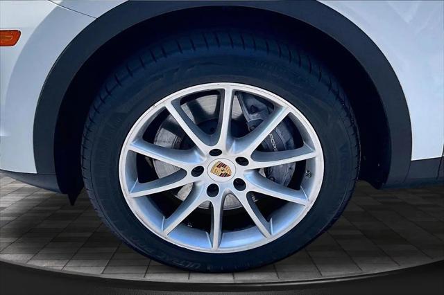 2022 Porsche Cayenne Platinum Edition
