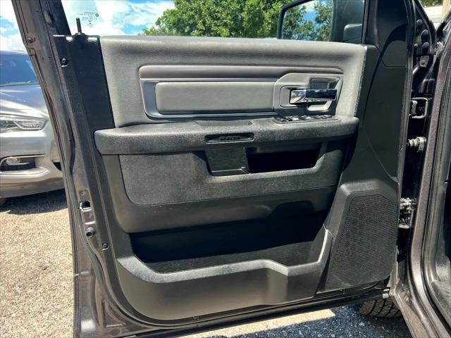 2022 Ram 1500 Classic SLT Crew Cab 4x4 5'7" Box