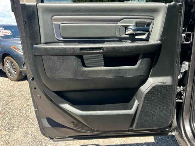 2022 Ram 1500 Classic SLT Crew Cab 4x4 5'7" Box