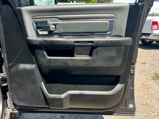 2022 Ram 1500 Classic SLT Crew Cab 4x4 5'7" Box
