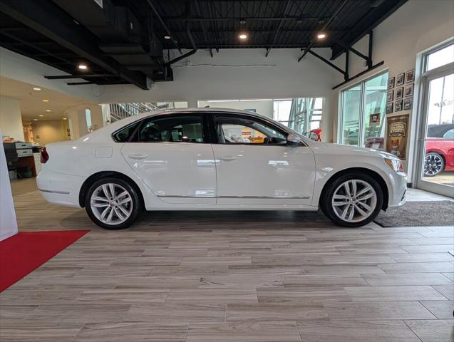 2018 Volkswagen Passat 2.0T SEL Premium