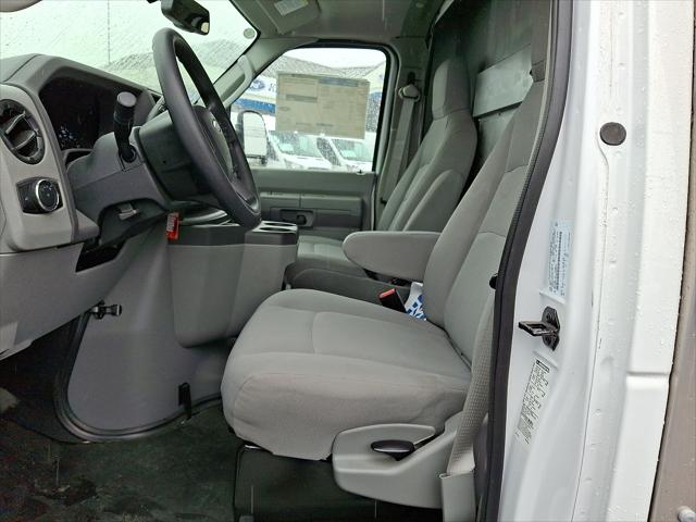2025 Ford E-350 Cutaway Base Cutaway