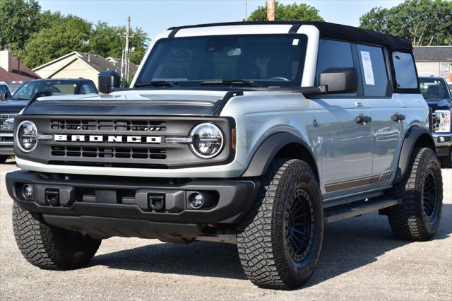 2023 Ford Bronco Black Diamond for sale in Lawrence, KS