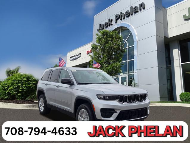 2025 Jeep Grand Cherokee GRAND CHEROKEE LAREDO X 4X4