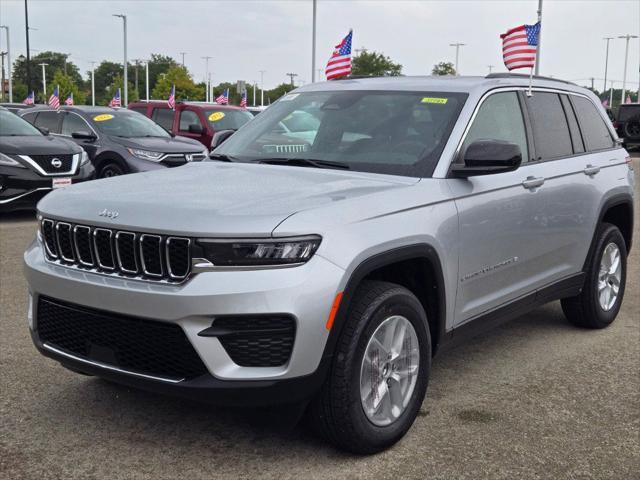 2025 Jeep Grand Cherokee GRAND CHEROKEE LAREDO X 4X4