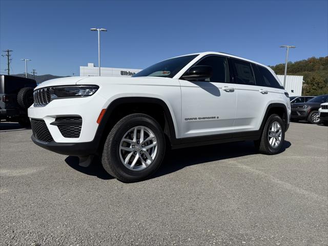 2025 Jeep Grand Cherokee GRAND CHEROKEE LAREDO X 4X4