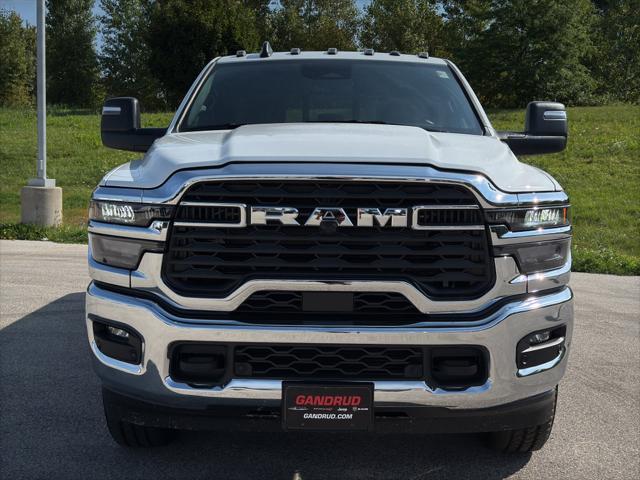 2026 RAM Ram 3500 RAM 3500 TRADESMAN CREW CAB 4X4 64 BOX