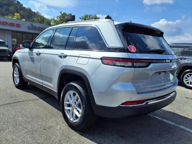 2025 Jeep Grand Cherokee GRAND CHEROKEE LAREDO X 4X4