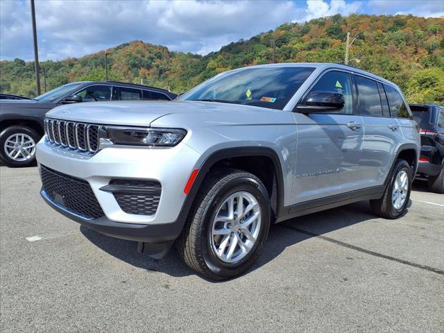 2025 Jeep Grand Cherokee GRAND CHEROKEE LAREDO X 4X4