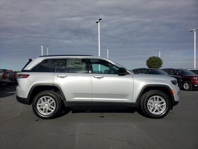 2025 Jeep Grand Cherokee GRAND CHEROKEE LAREDO X 4X4 2025 Jeep Grand Cherokee GRAND CHEROKEE LAREDO X 4X4