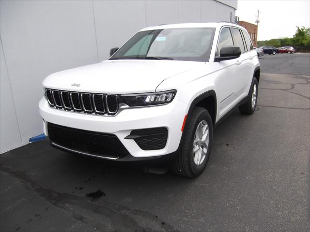 2025 Jeep Grand Cherokee GRAND CHEROKEE LAREDO X 4X4 2025 Jeep Grand Cherokee GRAND CHEROKEE LAREDO X 4X4