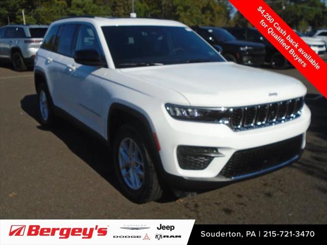 2025 Jeep Grand Cherokee GRAND CHEROKEE LAREDO X 4X4