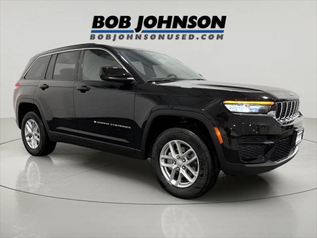 2025 Jeep Grand Cherokee GRAND CHEROKEE LAREDO X 4X4