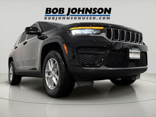 2025 Jeep Grand Cherokee GRAND CHEROKEE LAREDO X 4X4